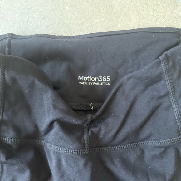 Lululemon Leggings Workout Bundle! - Picture 5 of 9